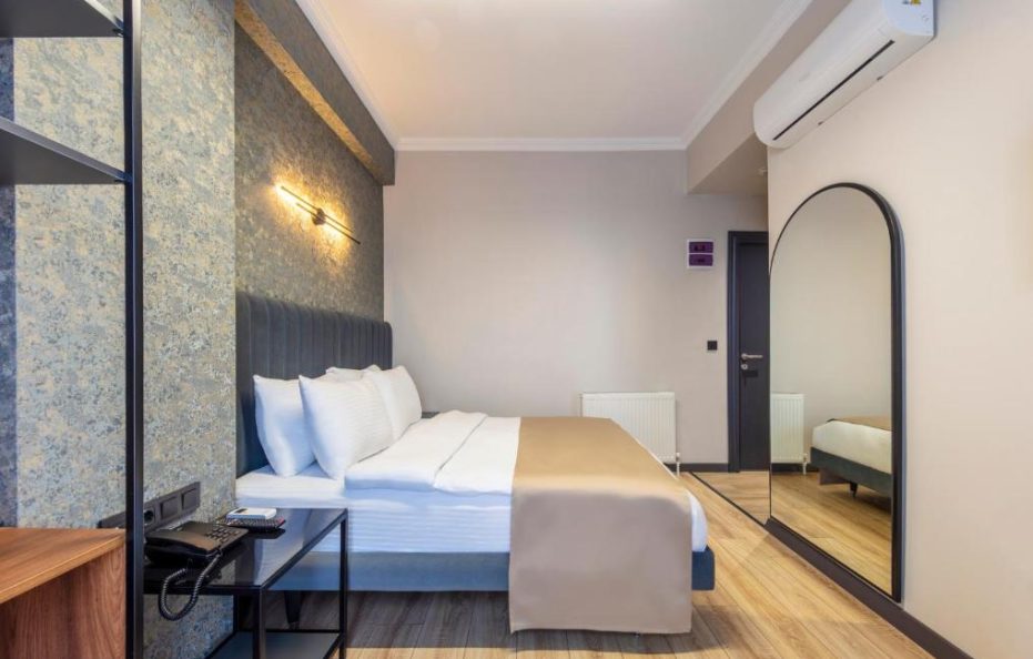 Lenora Airport Hotel