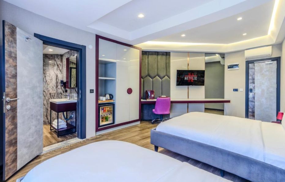 Deluxe Family Room